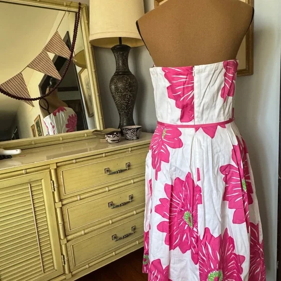 Lilly Pulitzer White Dress with Hot Pink Floral Motif - Picture 2 of 6